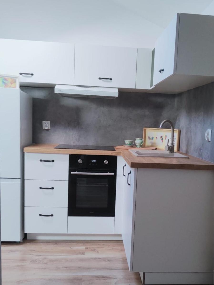 Osiedlove Poddasze Jędrzejów Esterno foto