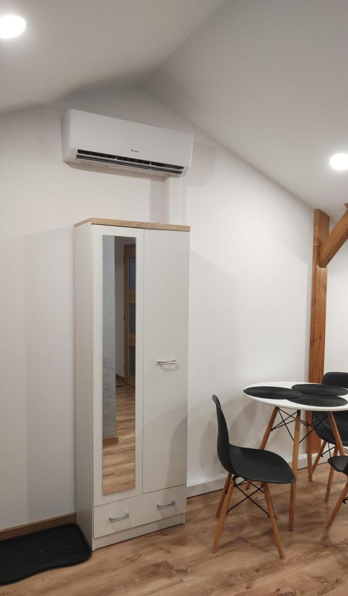Osiedlove Poddasze Jędrzejów Esterno foto